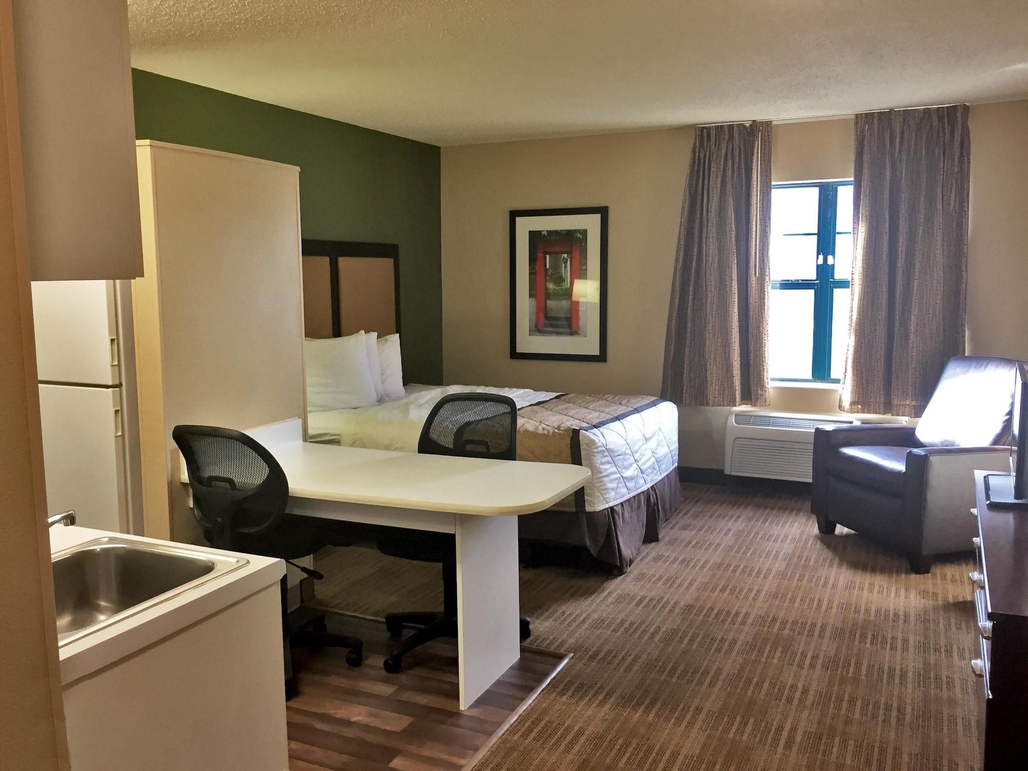 Extended Stay America Select Suites - Detroit - Novi - Haggerty Road Northville Exterior photo