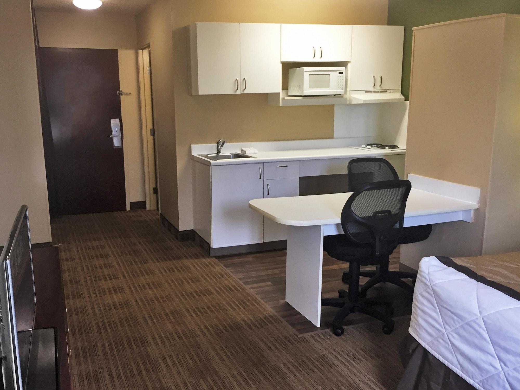Extended Stay America Select Suites - Detroit - Novi - Haggerty Road Northville Exterior photo